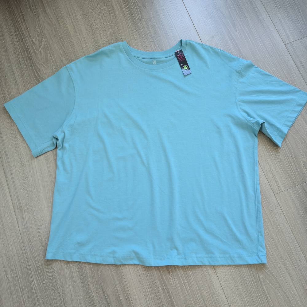 NWT No Boundaries Tiffany Color Oversize Short Sleeve Tee Size L